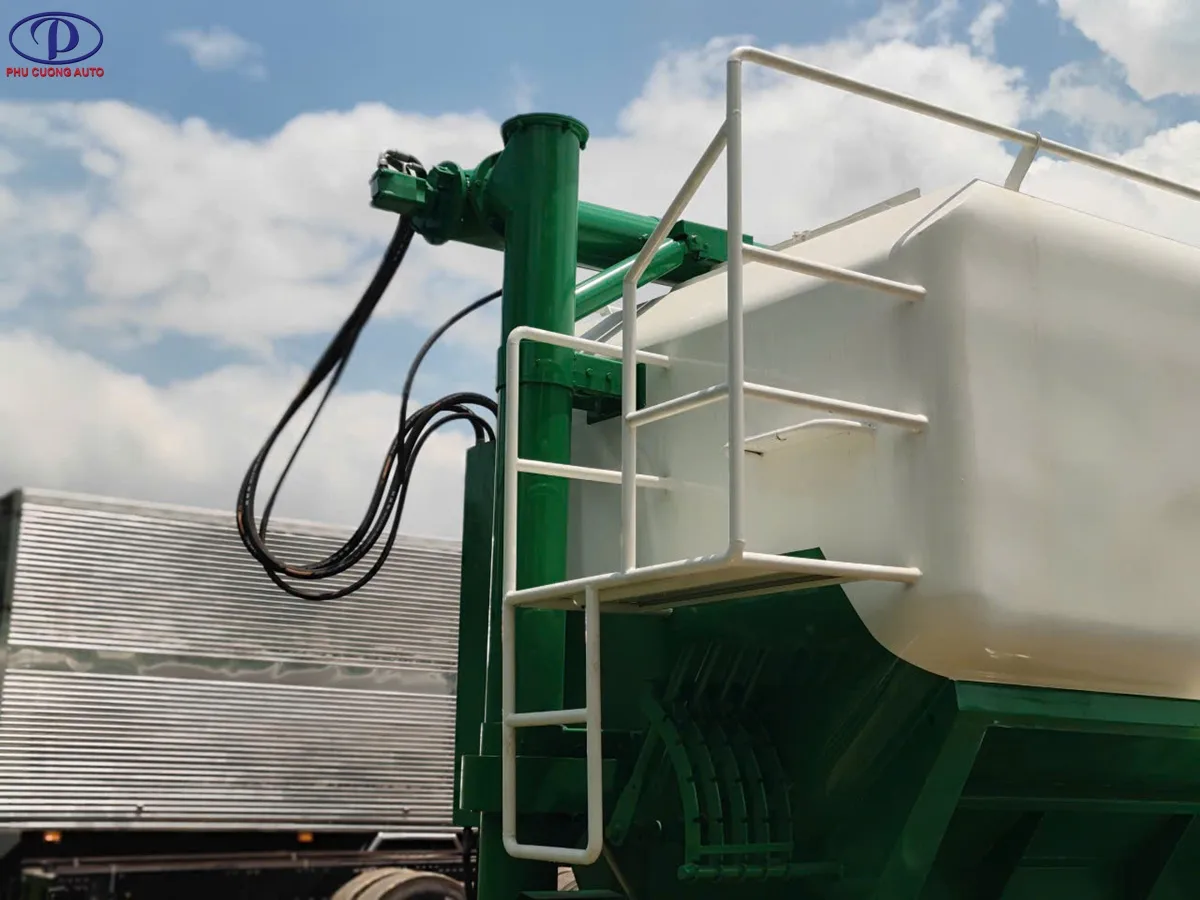 Xe Bồn Cám Trục Vít Sắt FAW JH6 4 Chân - hình 5