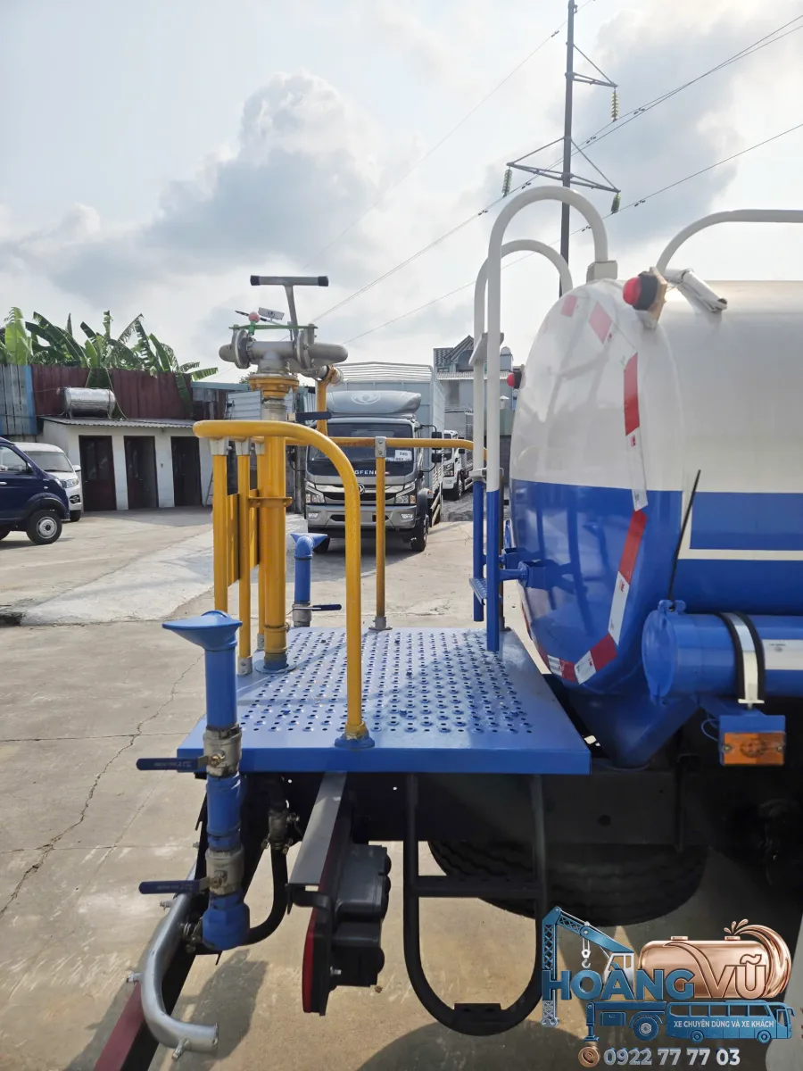 Xe Bồn Nước Dongfeng 5.3 Khối Nhập Khẩu (Xi-Téc Phun Nước Tưới Cây Rửa Đường) - hình 7