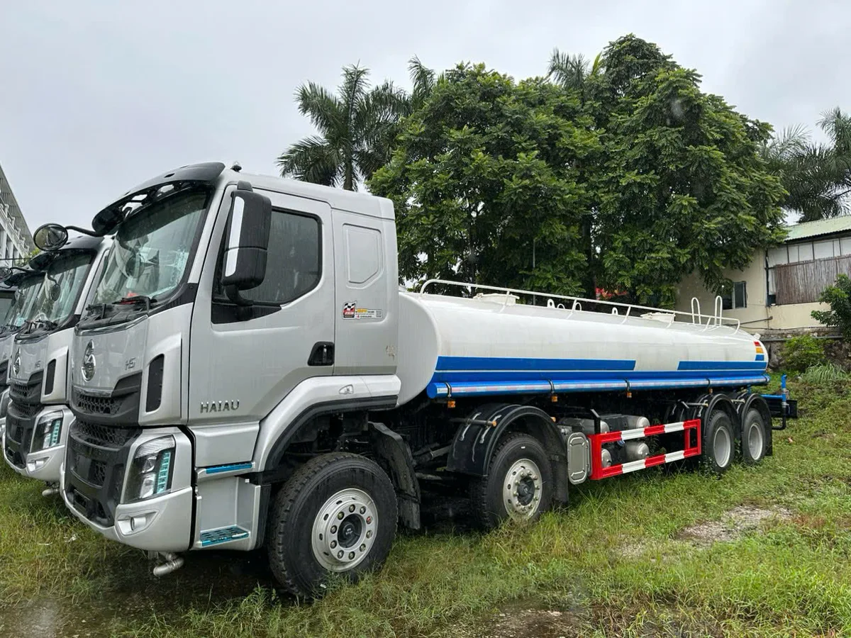 Xe Phun Nước Rửa Đường Tưới Cây 17 Khối Chenglong 4 Chân (WLW5310GSSLZ2) - hình 2