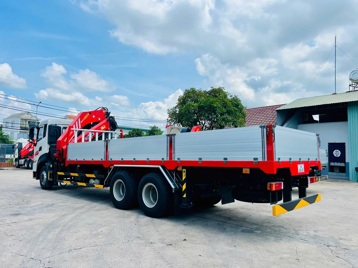 Xe Cẩu Tự Hành Dongfeng 3 Chân Gắn Cẩu Gập Sany Palfinger 12 Tấn (SPK 32080 C) - hình 2