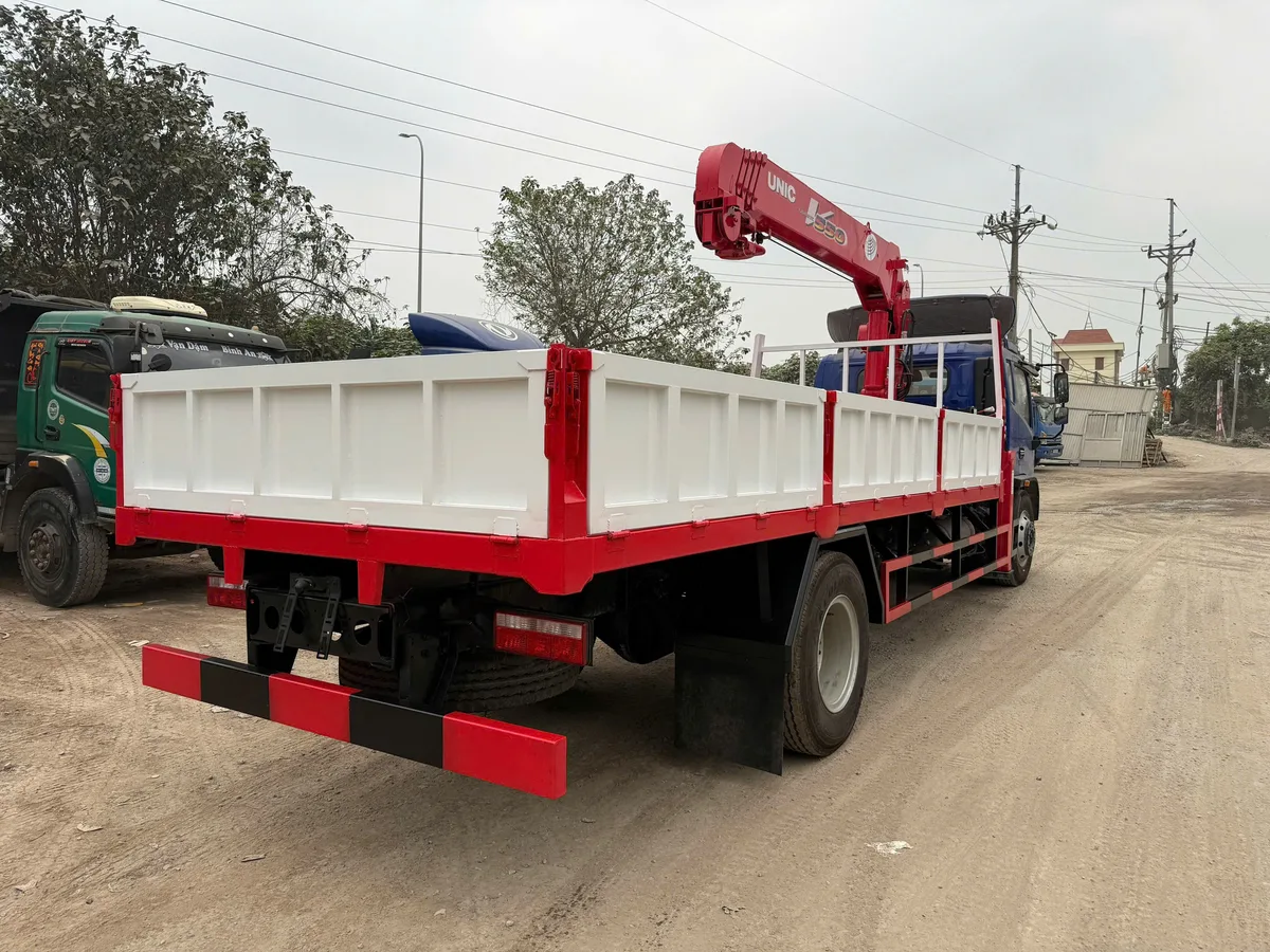 Xe Cẩu Tự Hành Dongfeng Captain C Gắn Cẩu UNIC 5 Tấn 5 Đốt (URV555) - hình 3