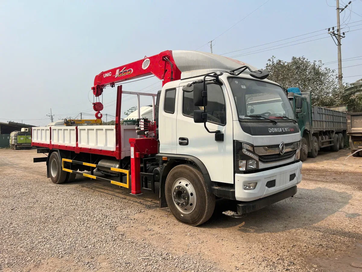 Xe Cẩu Tự Hành Dongfeng Captain C Gắn Cẩu UNIC 5 Tấn 5 Đốt (URV555) - hình 4
