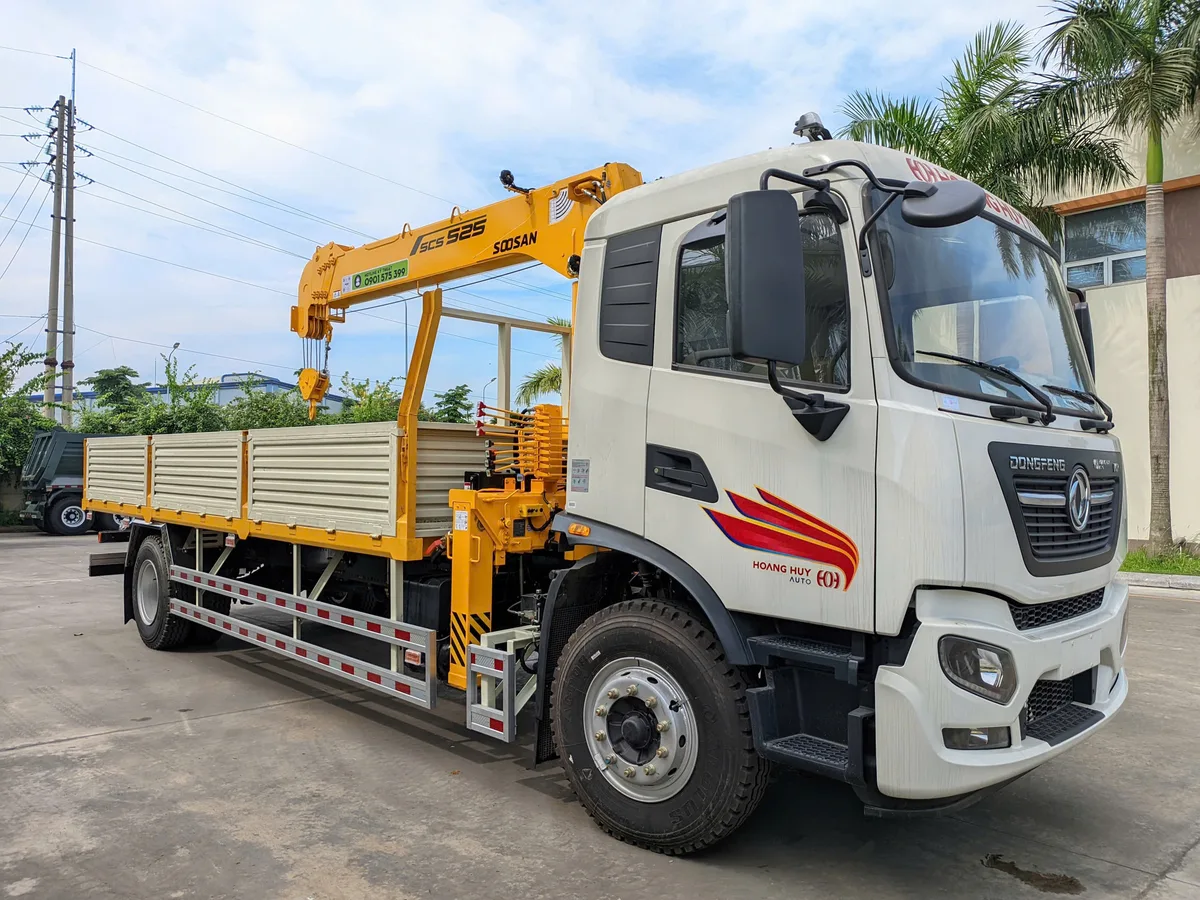 Xe Tải Dongfeng KR180 Gắn Cẩu SOOSAN 5.2 Tấn SCS525 (Tải Trọng 6.65 Tấn) - hình 3