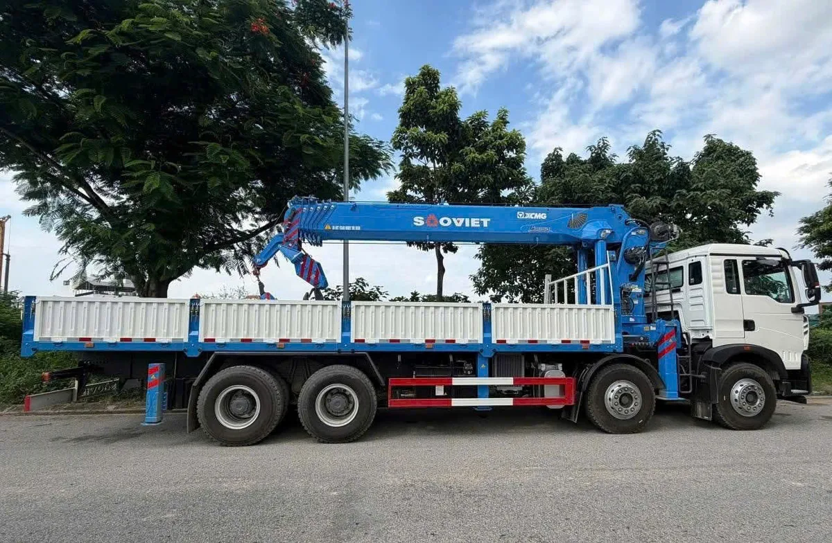 Xe Cẩu Tự Hành HOWO 4 Chân TX350 Gắn Cẩu XCMG 20 Tấn (GSQS500-6) - hình 5
