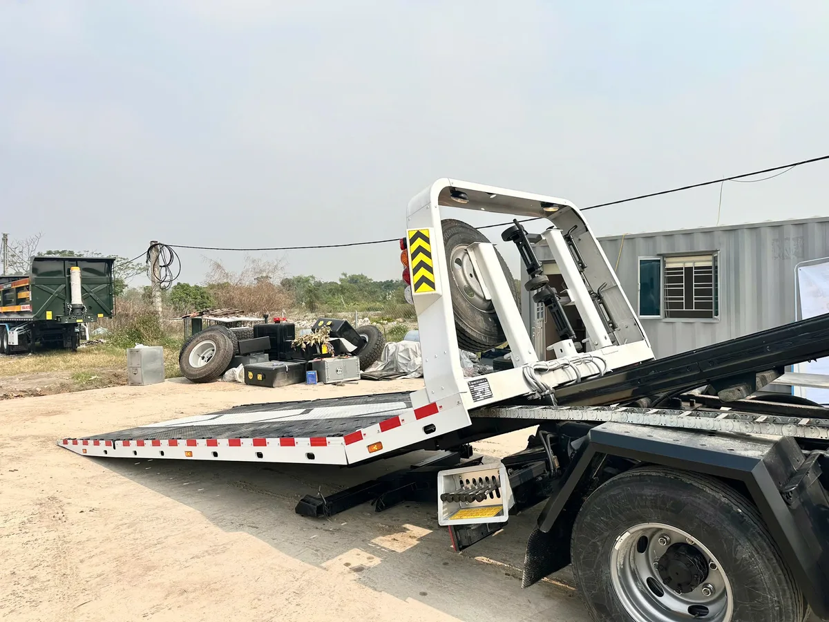 Xe Cứu Hộ Giao Thông 2 Chức Năng Foton (Sàn Trượt & Càng Kéo) - hình 4