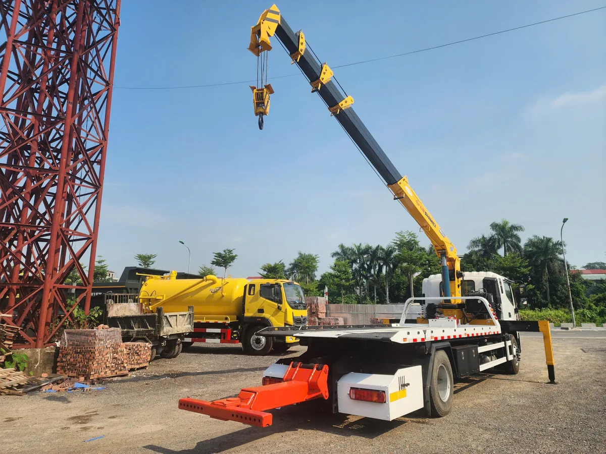 Xe Cứu Hộ Giao Thông Foton 3 Chức Năng (Cẩu 5 Tấn, Sàn Trượt, Càng Kéo) - hình 2