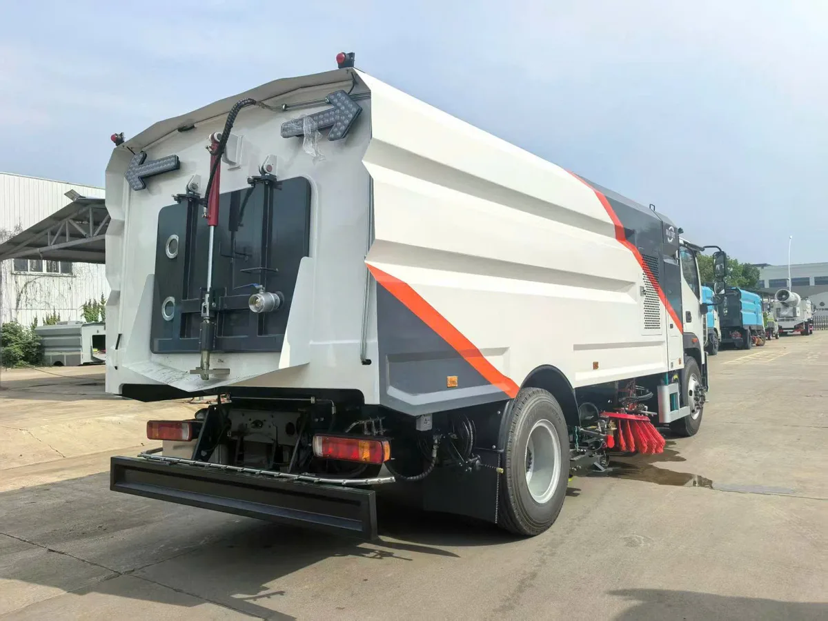 Xe Quét Đường Hút Bụi Foton 12 Khối Nhập Khẩu (AYH5166TXSBJ) - hình 3